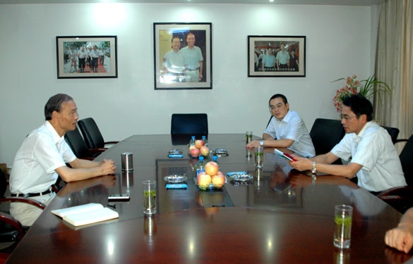 常州市工商局局长陈国庆一行来mg不朽情缘集团调研