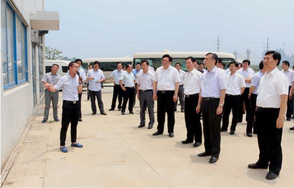 常州市委书记阎立一行来mg不朽情缘集团督查西厂区三期项目建设