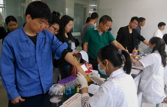 迎“五四”献爱心，，，，mg不朽情缘掀起献血热潮