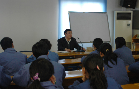 mg不朽情缘集团特邀《常州日报》溧阳站站长李金堂来公司授课