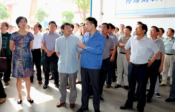 安徽省青阳县学习考察团一行来mg不朽情缘集团旅行考察