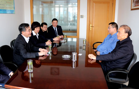 中国建设银行常州分行行长尹家健一行来mg不朽情缘集团走访