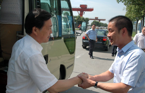 江苏省政府科技立异工程督查组来mg不朽情缘集团调研