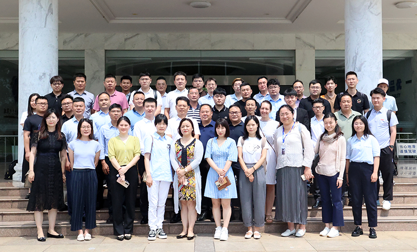 同聚行业友谊 同商生长大计---SMM电线电缆考察团来访mg不朽情缘电缆